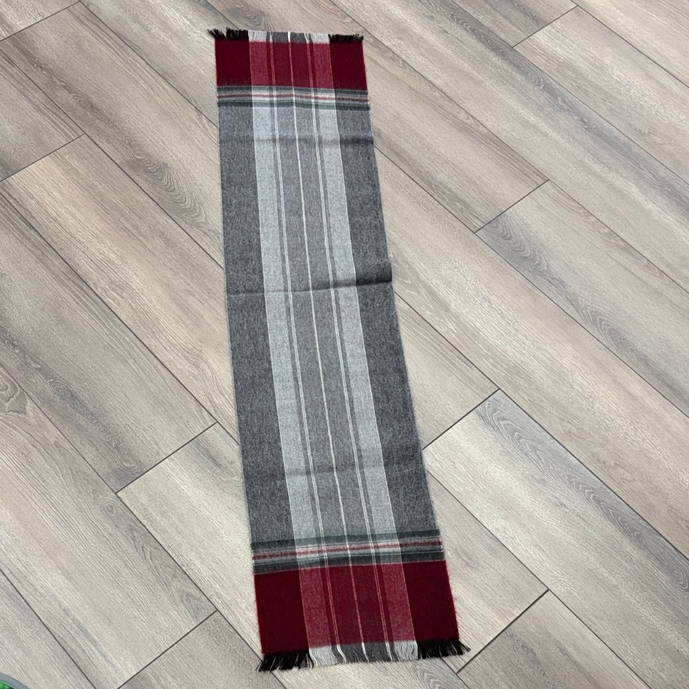 Men’s Gray and Red Soft Plaid Scarf